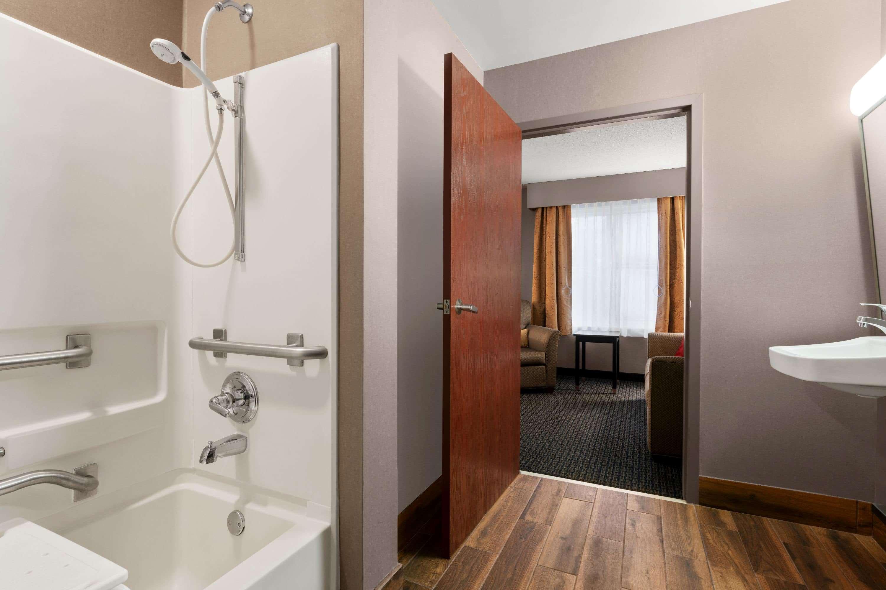 Lancaster Suites Fertility Exterior photo